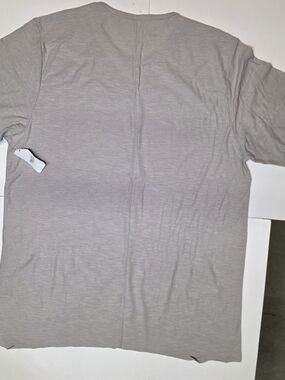 Rue21 Men's Light Gray Short Sleeve Crew Neck Tee